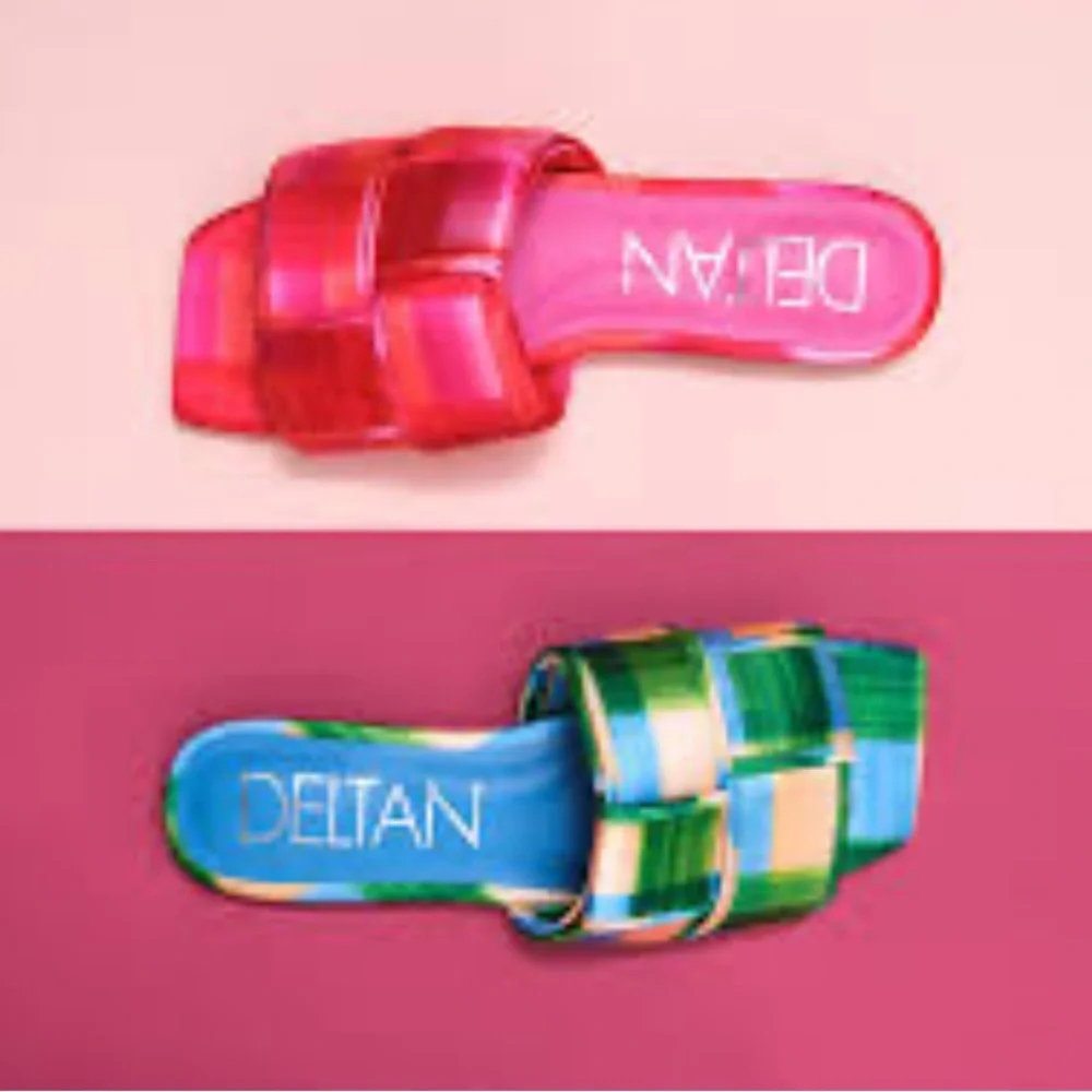 NEW DELTAN Ariel Red Woven satin plaid sandals slides women size 6.5